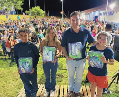 Prefeitura de Nova Alvorada do Sul entrega mais de 4,2 mil kits escolares para alunos da rede municipal
